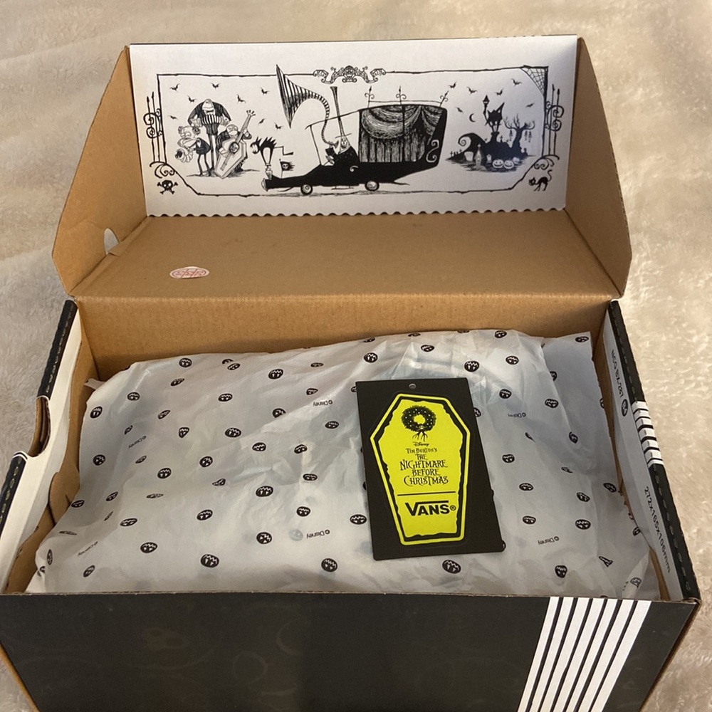 Nightmare Before Christmas Sk8-Hi Zip Vans - Picture 7 of 7